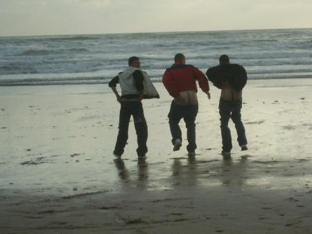 attention 3 cul sur une plage lol